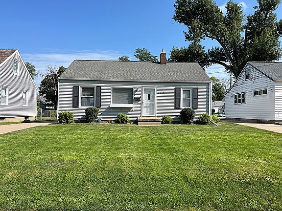 Low maintenance, large yard 