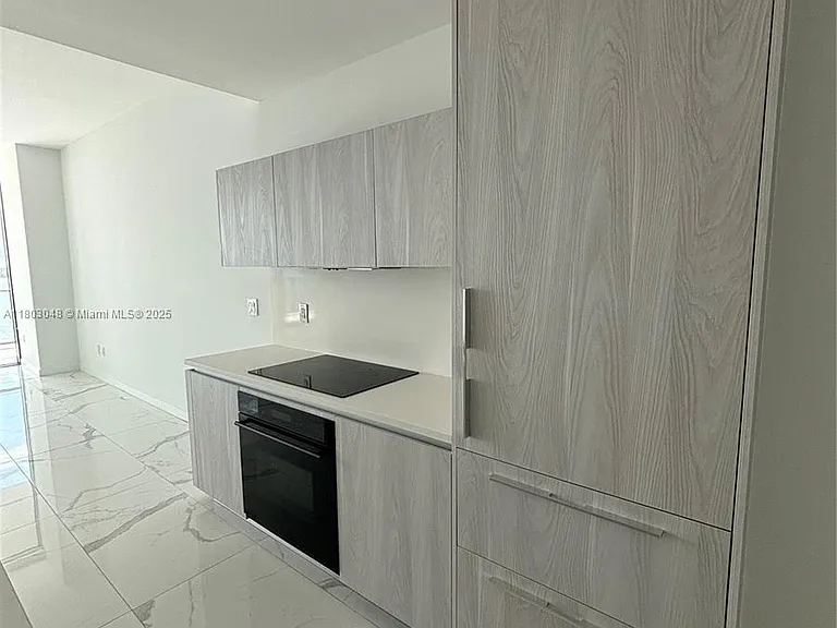480 NE 31st St #2703 — Photo 4