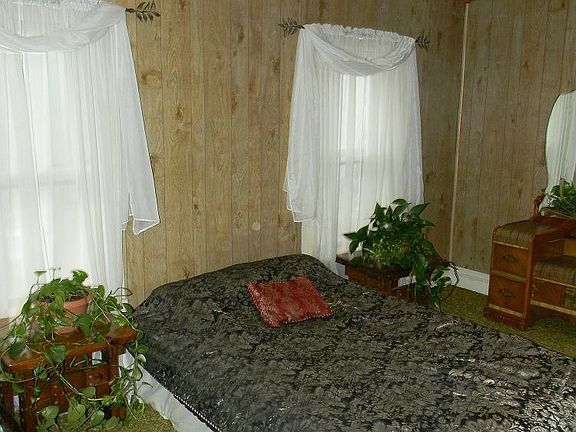 Master bedroom. 15 1/3ft x 12f