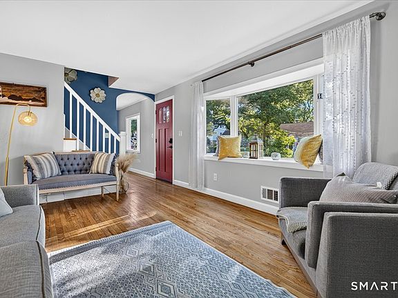 5th image of 52 Hillside Avenue
