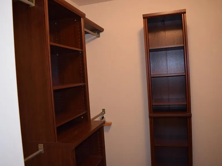 565 Redberry Ln — Photo 10