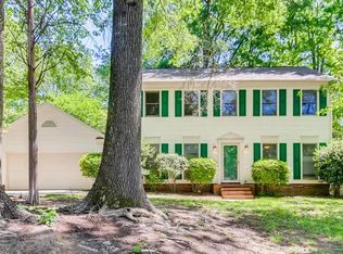 2328 Heathershire Ln, Matthews, NC 28105