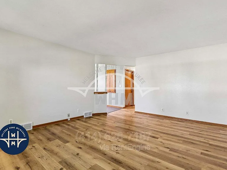 3559 S 33rd St — Photo 5