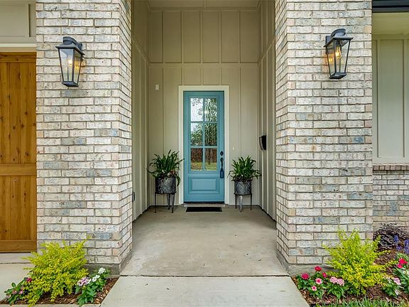 3rd image of 9106 Larchwood Dr