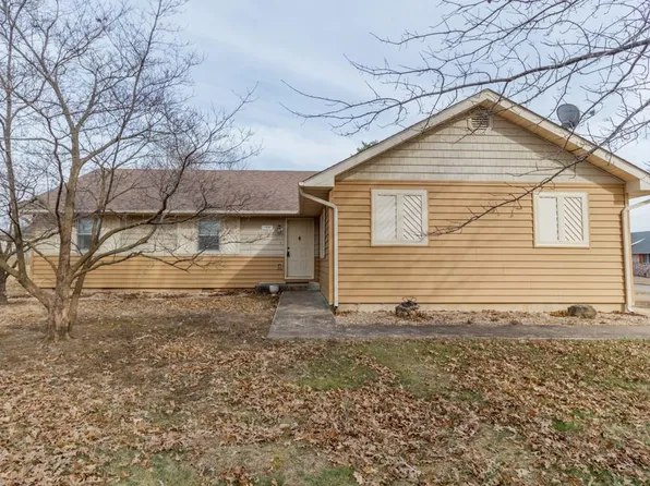 1316 Woodhill Dr, Lebanon, MO 65536