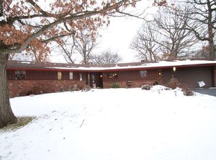 5555 Shagbark Cir, Rockford, IL 61109