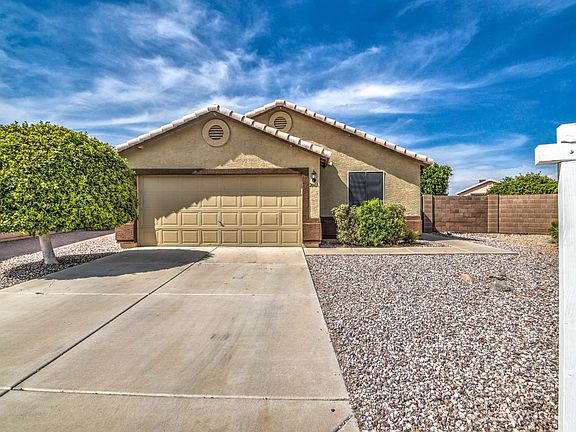 2nd image of 2061 S Lawther Dr