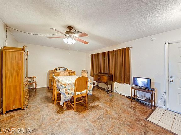 4th image of 4704 Montebello Ave