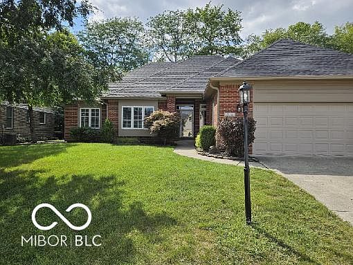 1st image of 7118 English Oak Dr