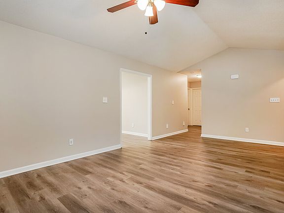 5th image of 1256 Grovewood Dr