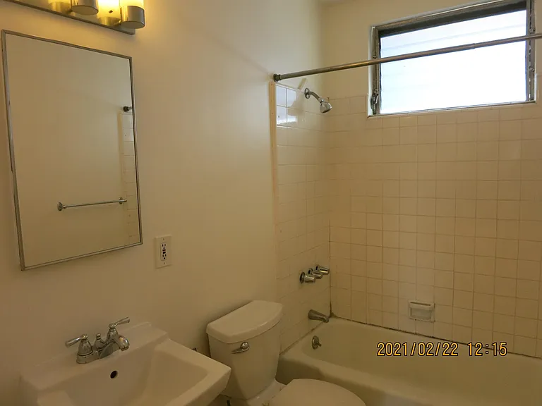2329 Wellesley Ave #9 — Photo 17