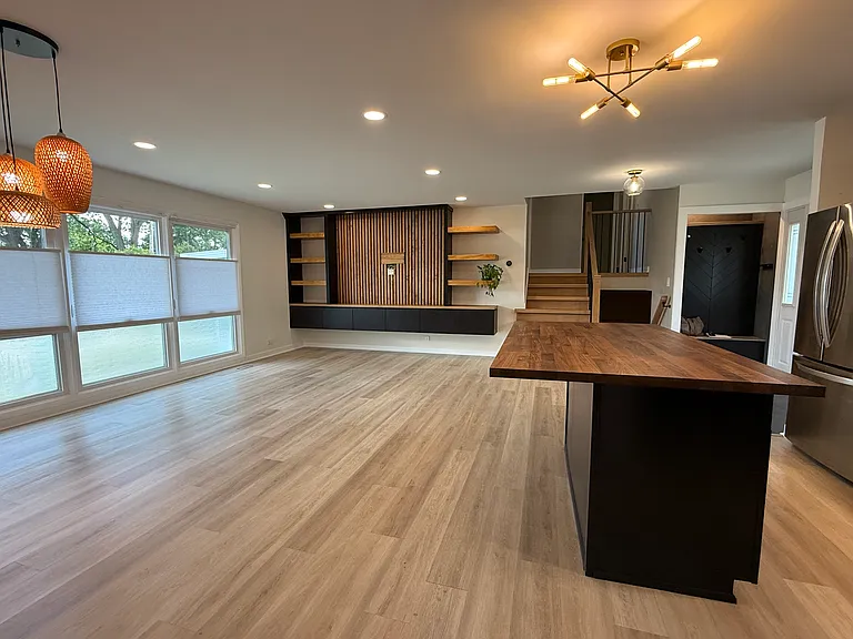 2305 N Williamsburg St — Photo 3