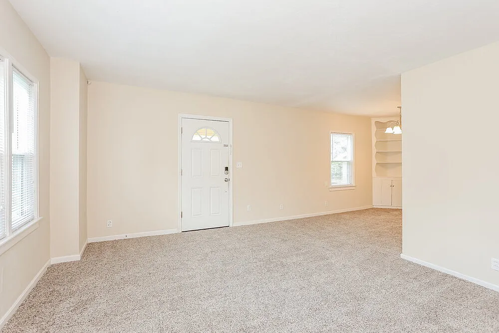 2 bed, 2.0 bath, 1324 sqft, $1,565 — Photo 4