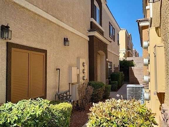 2nd image of 9303 Gilcrease Ave Unit 1047