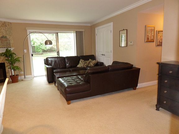 2nd image of 1031 Brentwood Cir #1031