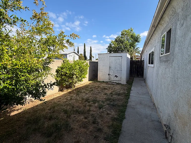 1080 E Madison Ave #1080 — Photo 6