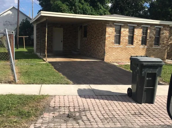 212 NW 6th Ave, Dania, FL 33004
