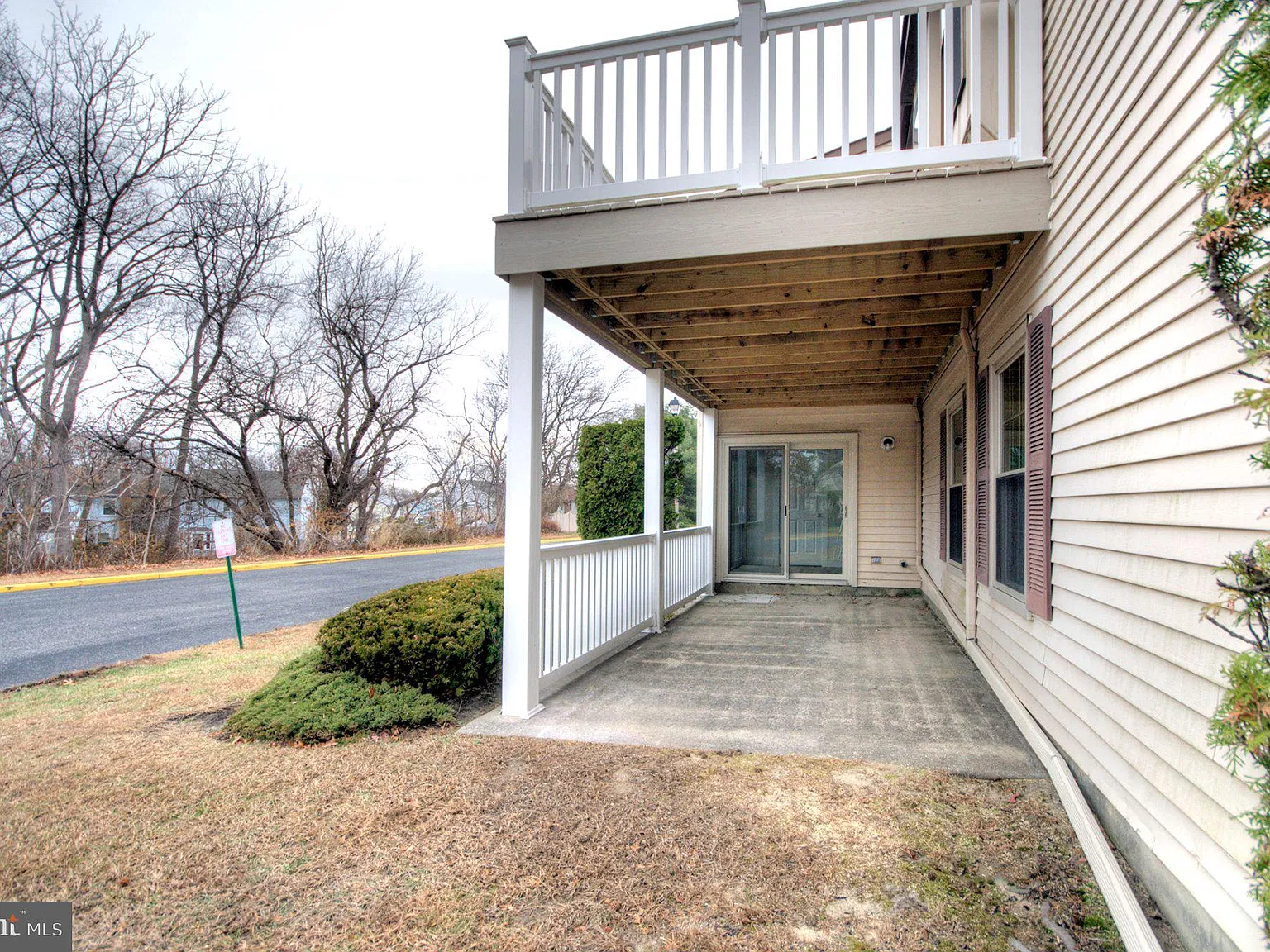 2 bed, 2.0 bath, 1180 sqft, $2,400 — Photo 4