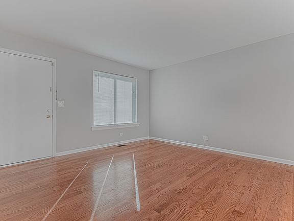 3rd image of 1947 N Heritage Dr #271A
