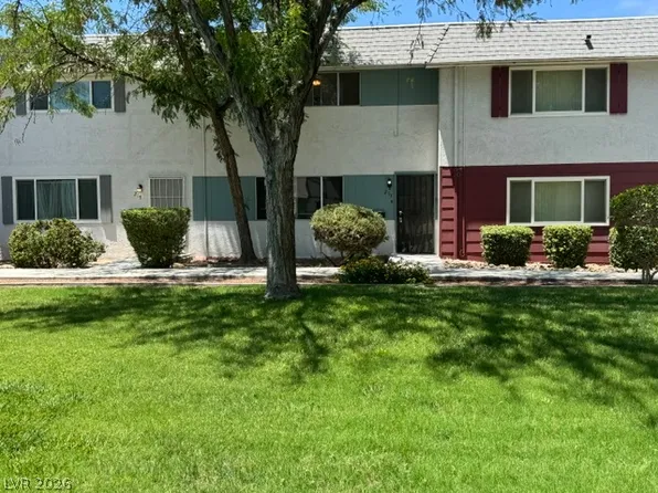 213 Greenbriar Townhouse Way, Las Vegas, NV 89121