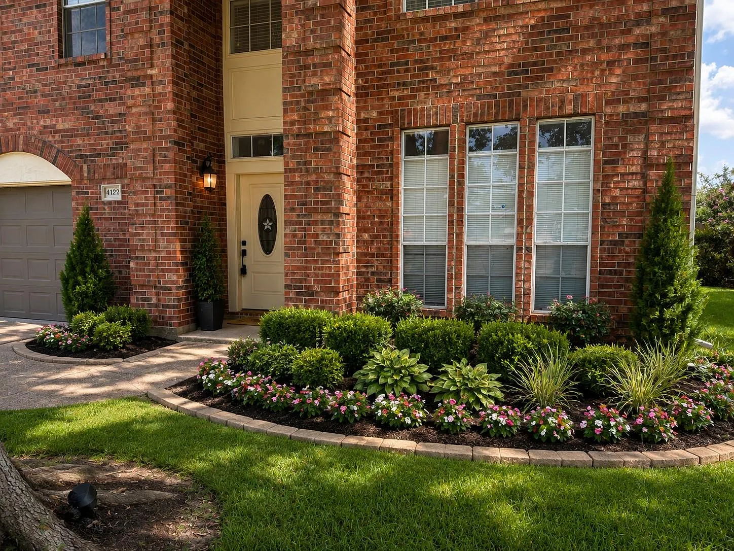 5 bed, 3.5 bath, 3013 sqft, $2,900 — Photo 2