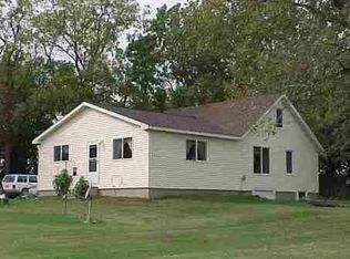 13743 South Ave, Sumner, IA 50674