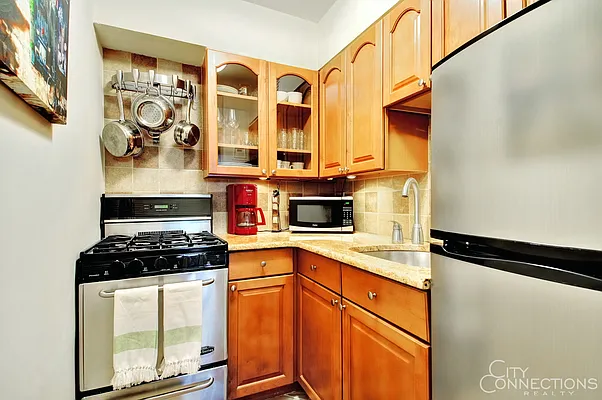 Sold by City Connections Realty | media 5