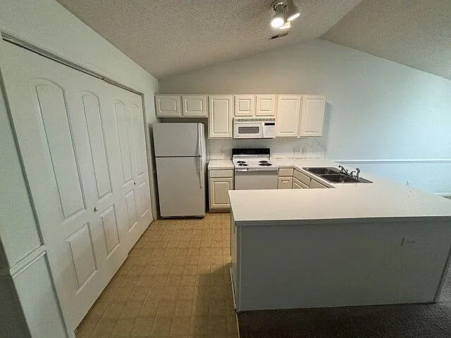 2924 Mulberry Ln — Photo 5