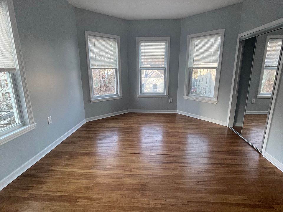 1st image of 9 Townsend St APT 3