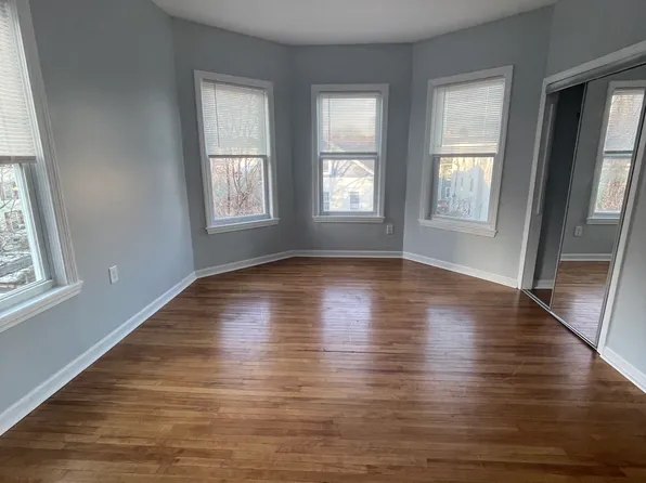 9 Townsend St APT 3, Worcester, MA 01609