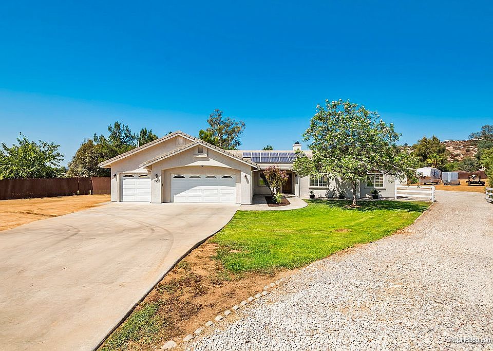 1st image of 790 Sunny Hills Ct