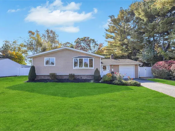 12 Sharon Lane, Deer Park, NY 11729