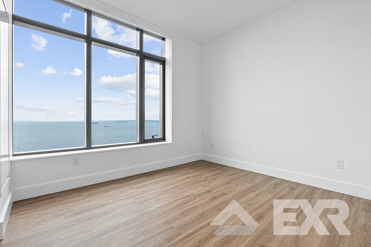 Building Photo - 2230 Cropsey Ave #3204