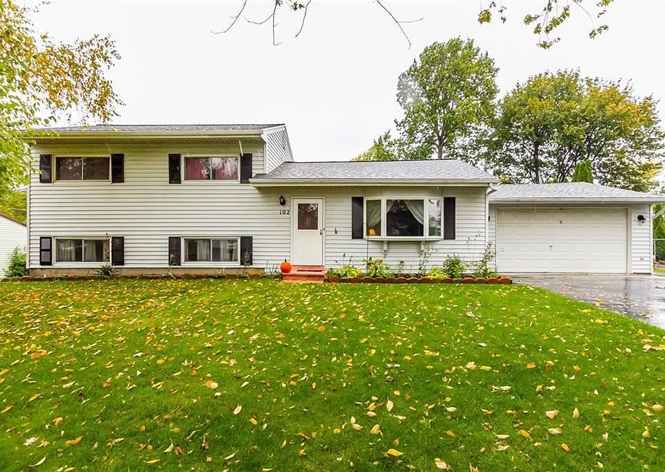 1st image of 102 Buckley Pl