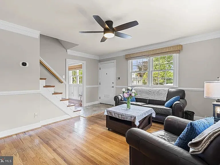 404 Forest Ln — Photo 4