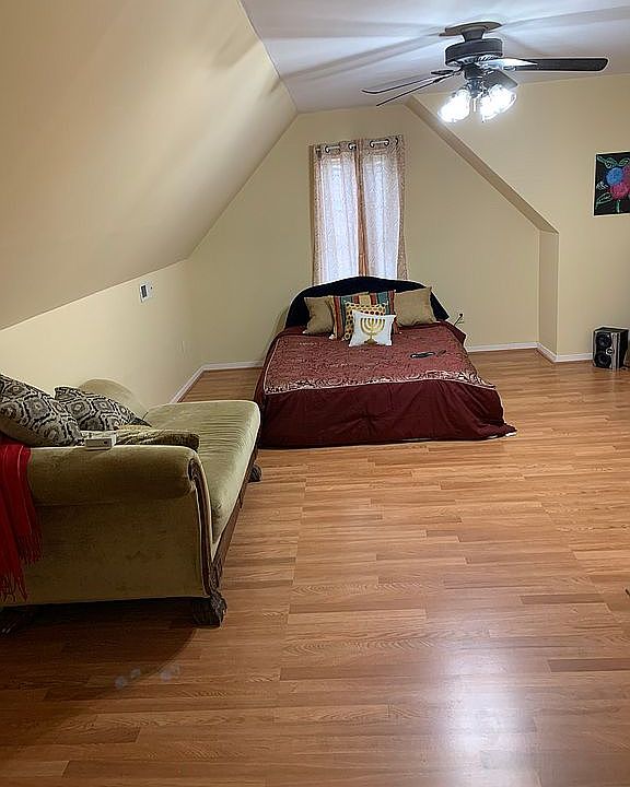 1st image of 5906 Victoria Park Way