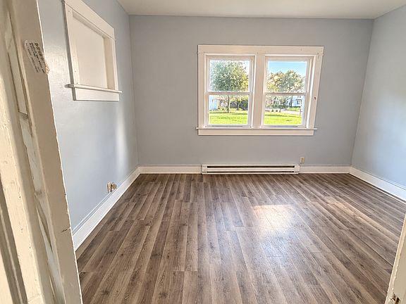 5th image of 121 W Indiana Ave