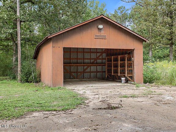 4th image of 3125 Beasley Rd