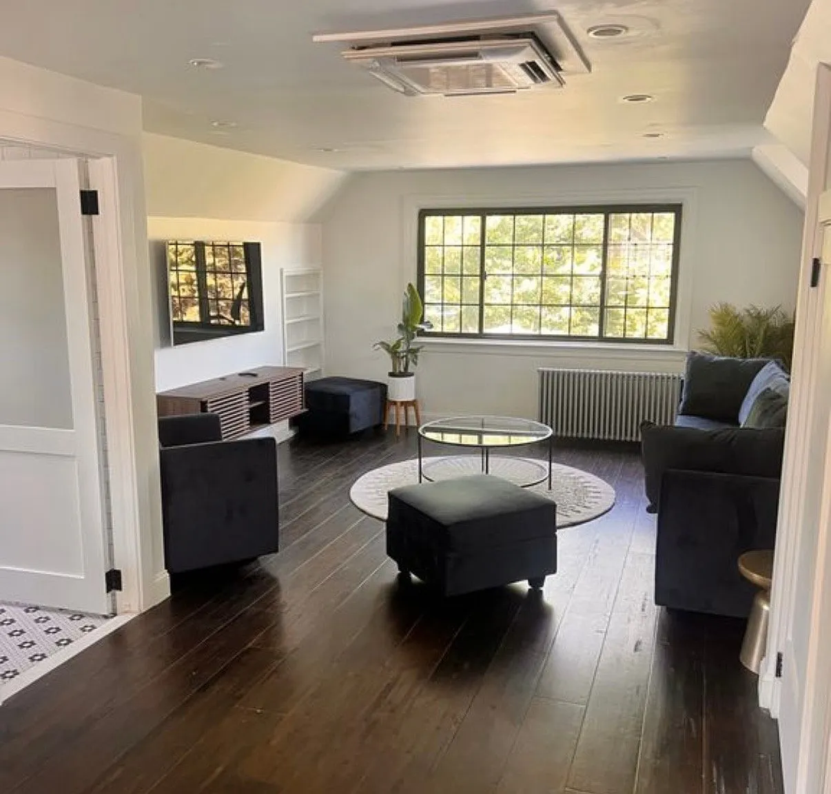 Remodeled new furnished apartment — Photo 3