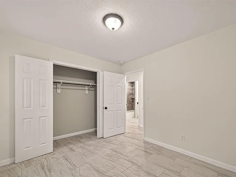 4302 Hirsch Rd #B — Photo 22
