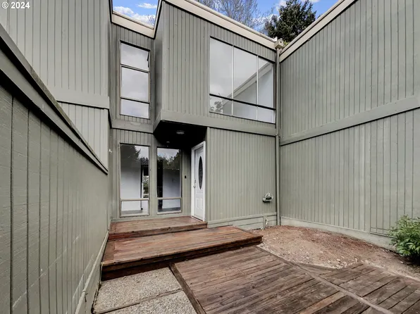 1547 NW Midlake Ln, Beaverton, OR 97006