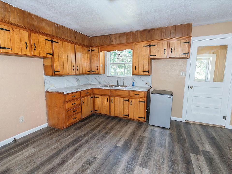 1st image of 304 Jack Grace Hill Rd