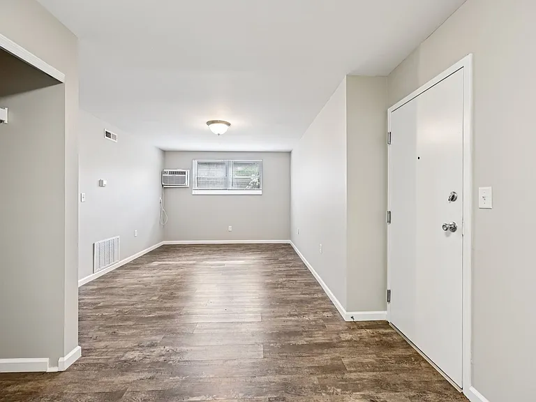 LongView Apartments — Photo 25