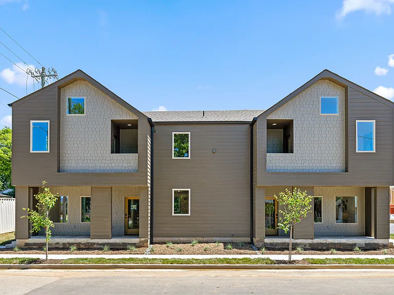 2706 Long St — Photo 1