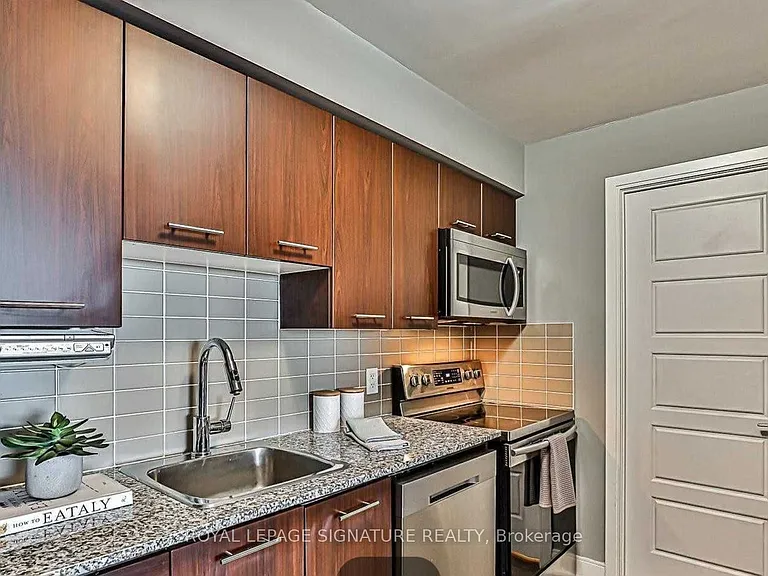 125 Village Green Sq #2301 — Photo 6
