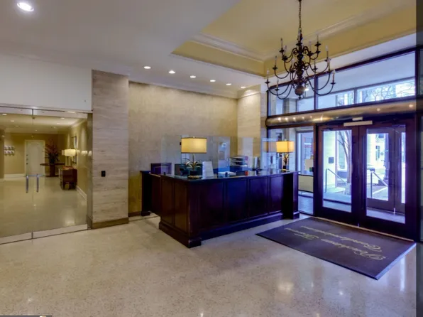 300 W Peachtree St Unit 21J, Atlanta, GA 30308
