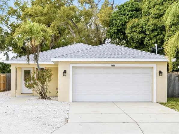 1016 26th St W, Bradenton, FL 34205