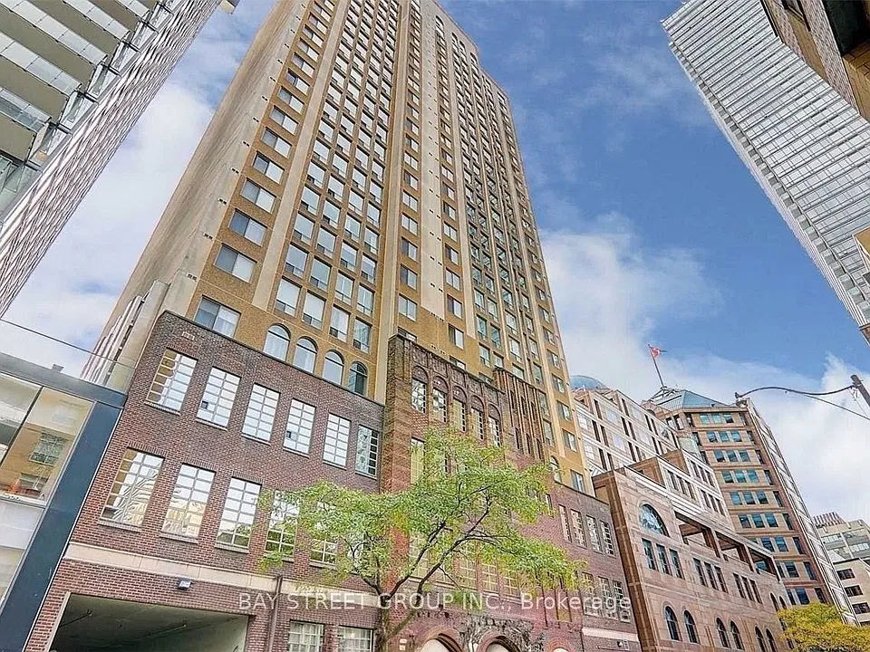 25 Grenville St