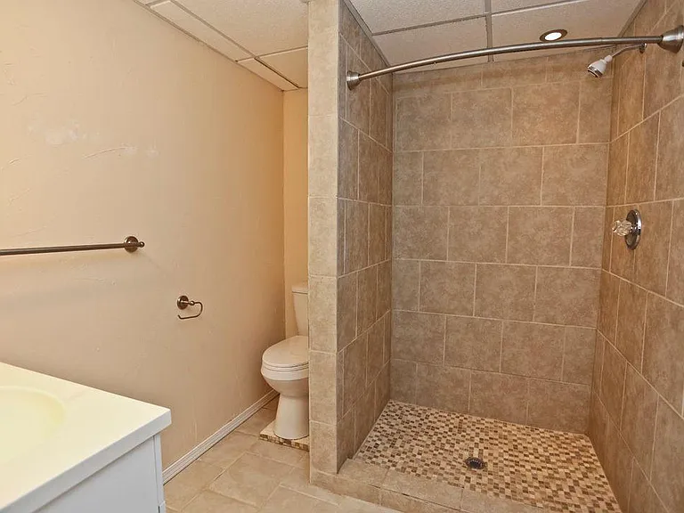 7136 S Greenwich Rd #1 — Photo 9