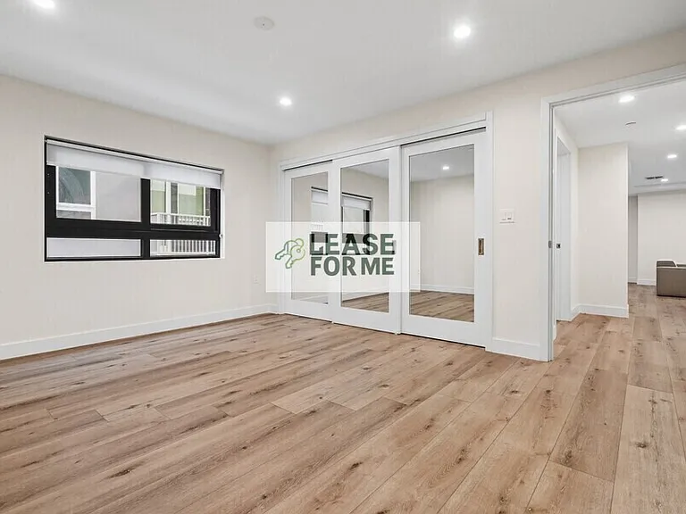 848 S Mariposa Ave #702 — Photo 2